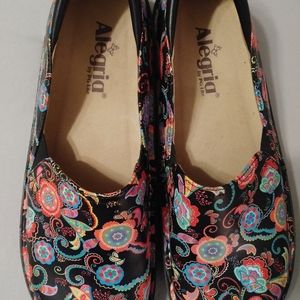 Alegria Debra Paisley Party size 40